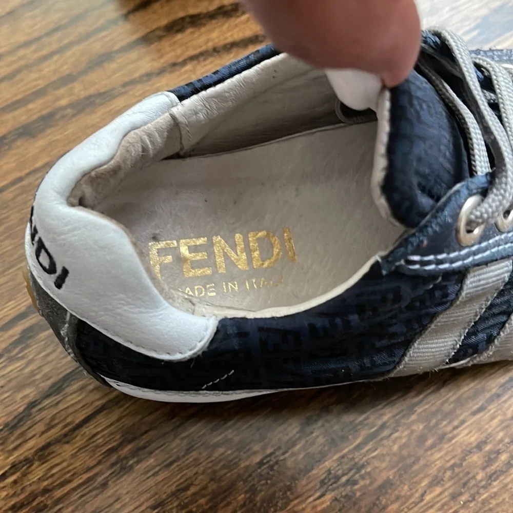 Fendi Kids Sneakers‎ Size 34